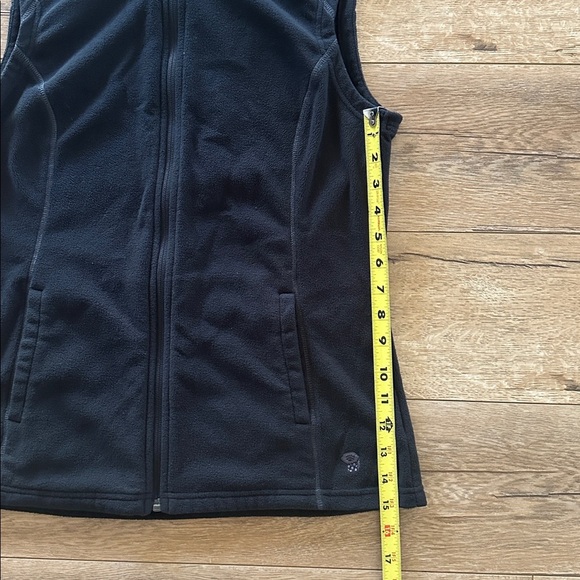 Mountain Hardware Black Fleece Hooded Women’s Vest Size Medium - Picture 7 of 8